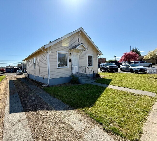 Foto del edificio - Charming 2-Bedroom, 1-Bathroom House for R...