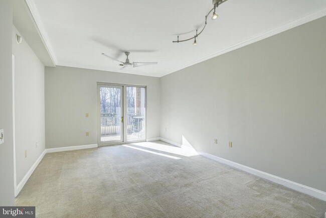 Foto del edificio - 11770 Sunrise Valley Dr