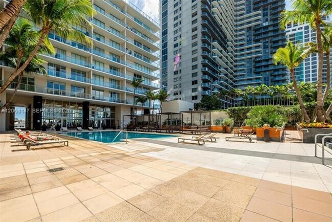 Foto del edificio - 3470 E Coast Ave