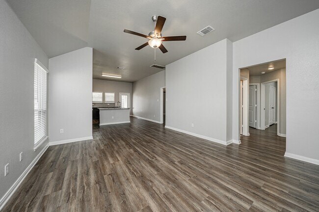 Foto del edificio - 623 Hollyhock Dr