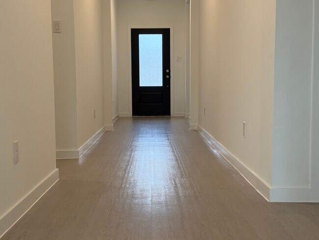Building Photo - 2514 Rose Gold Dr