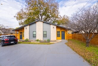 Building Photo - 5702 Tracy Lynn Ln