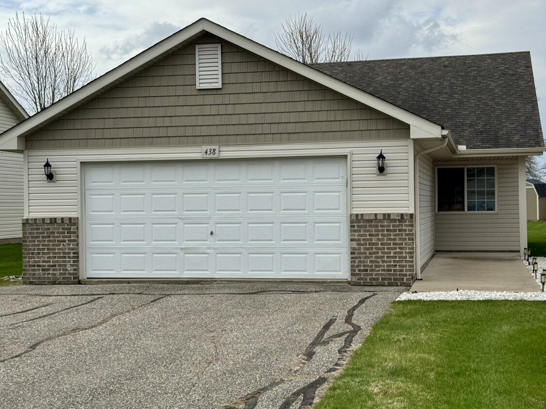 Foto principal - 438 Lake Trail