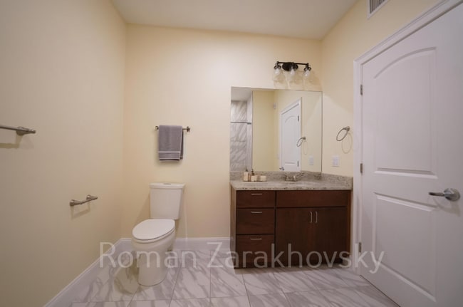 Building Photo - 315 Broadway