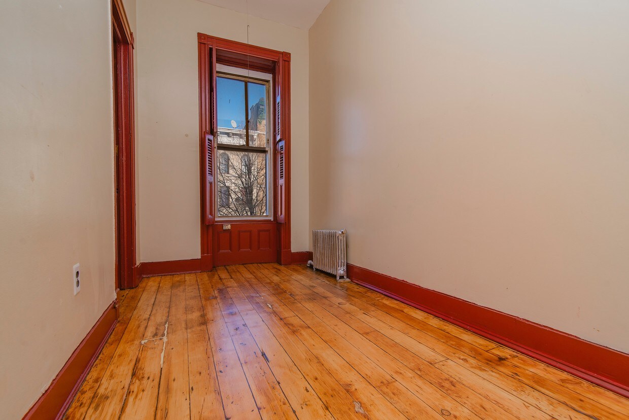 Primary Photo - LEWIS AVENUE
