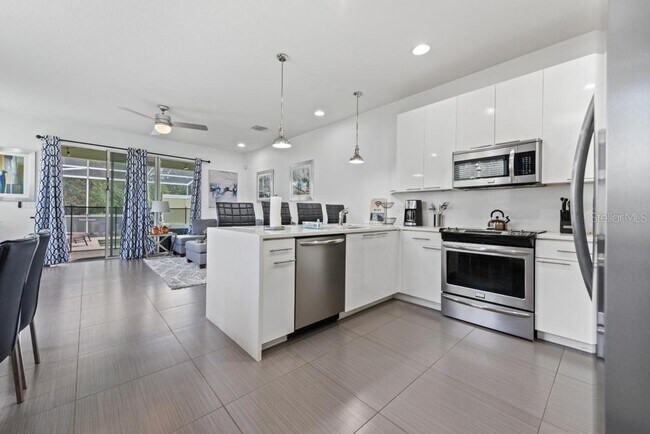Foto del edificio - 17401 Placidity Ave
