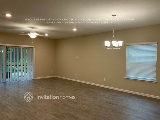 Foto del edificio - 9805 Lemon Balm Wy