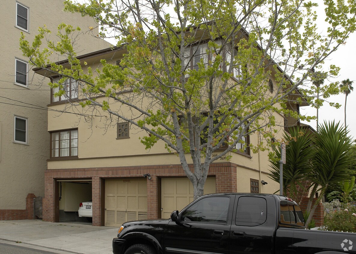 Foto del edificio - 2614-2620 8th Ave