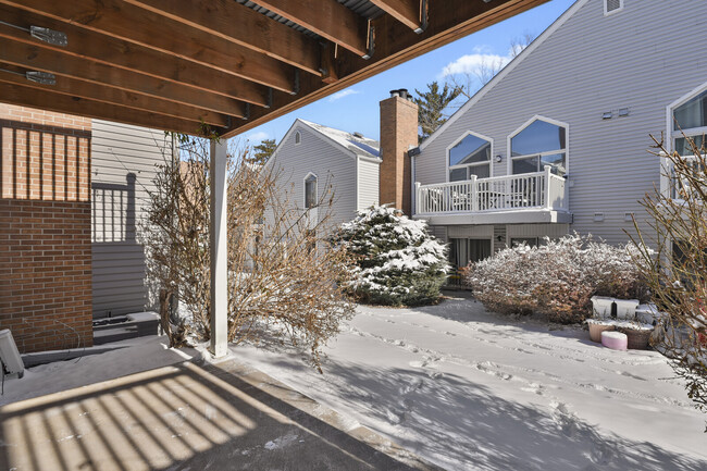 Building Photo - 3369 S Monaco Pky
