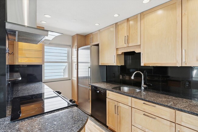 Updated & Bright 2BR Condo in Prime Boulde... - Updated & Bright 2BR Condo in Prime Boulde...
