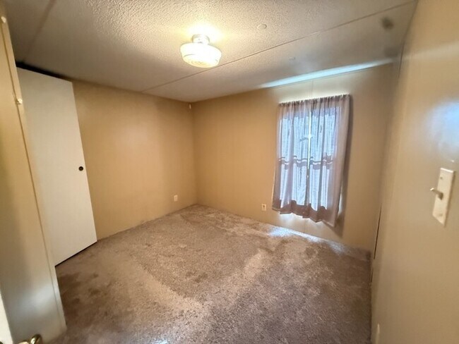 Building Photo - Affordable Mobile Home