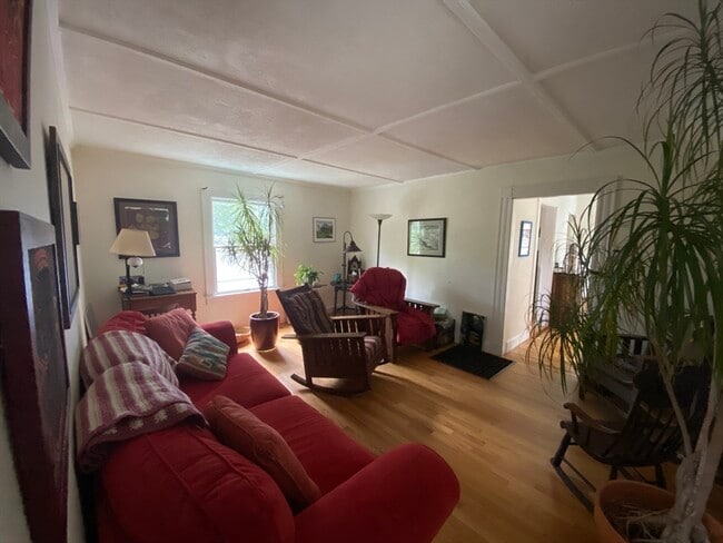 Building Photo - 16 Stonecleve Rd