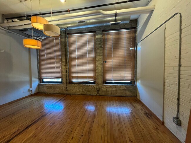 Foto del edificio - Spectacular industrial style studio, 1 ful...