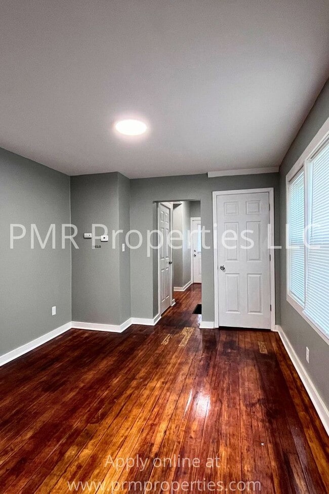 Foto del edificio - 4 Bedrooms / 1 Bathroom House