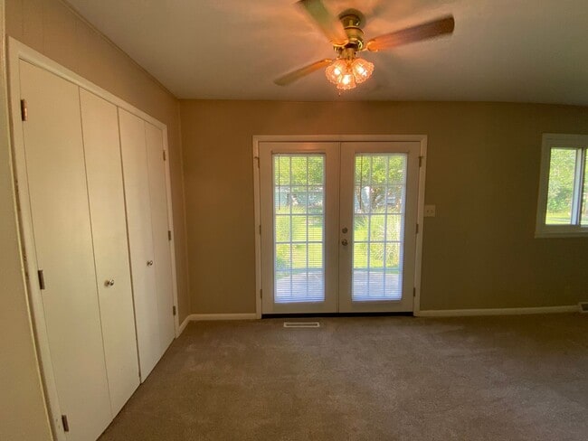 Foto del edificio - 1953 S Missouri Ave