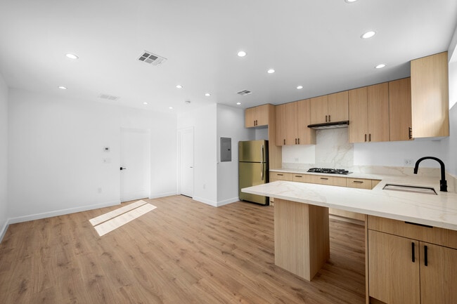 Building Photo - 14302 Van Nuys Blvd