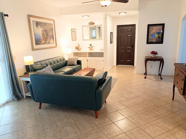 Foto del edificio - 1620-1624 York Dr