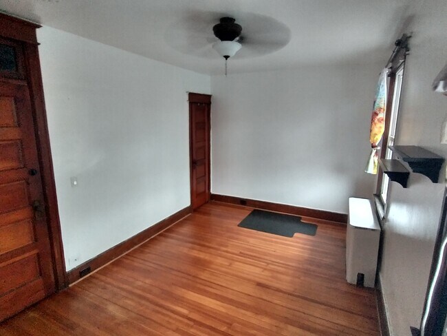 Foto del edificio - 1209 Trinidad Ave NE