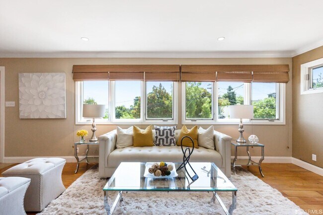 Foto del edificio - 131 Rockridge Rd
