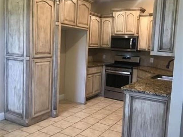 Building Photo - 23 NE Summerwood Dr