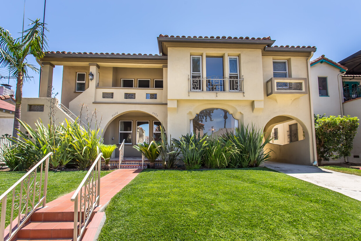 FRONT VIEW OF DUPLEX (LOWER UNIT) - 8328 W 4th St