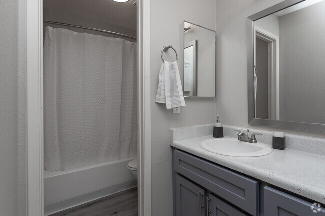 1BR, 1BA - 616 SF - Villas Las Jacarandas