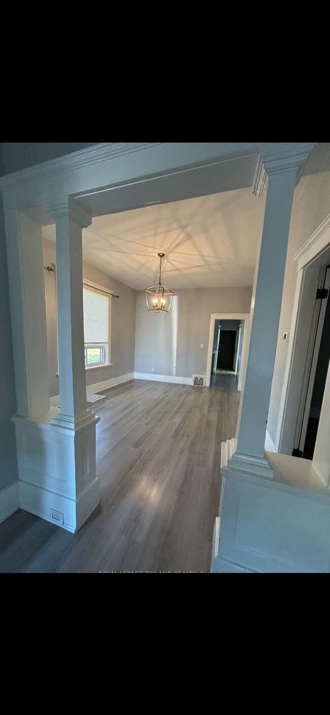 Photo du bâtiment - 633 Hamilton Rd