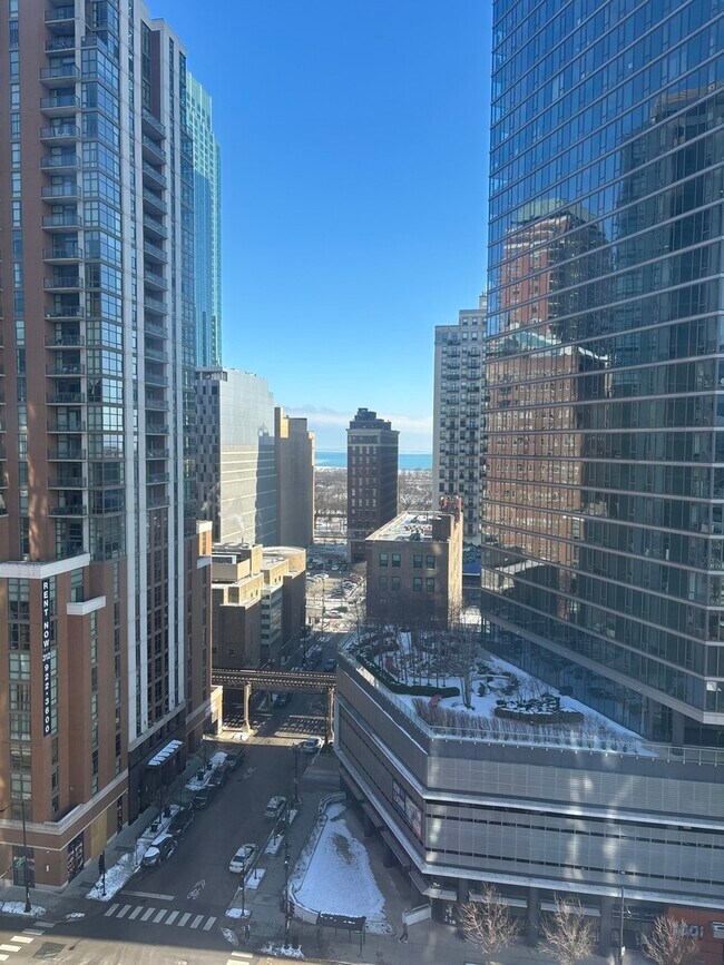 Foto del edificio - 901 S Plymouth Ct