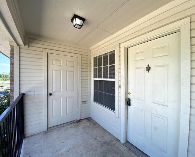 Building Photo - 334 S 40th St