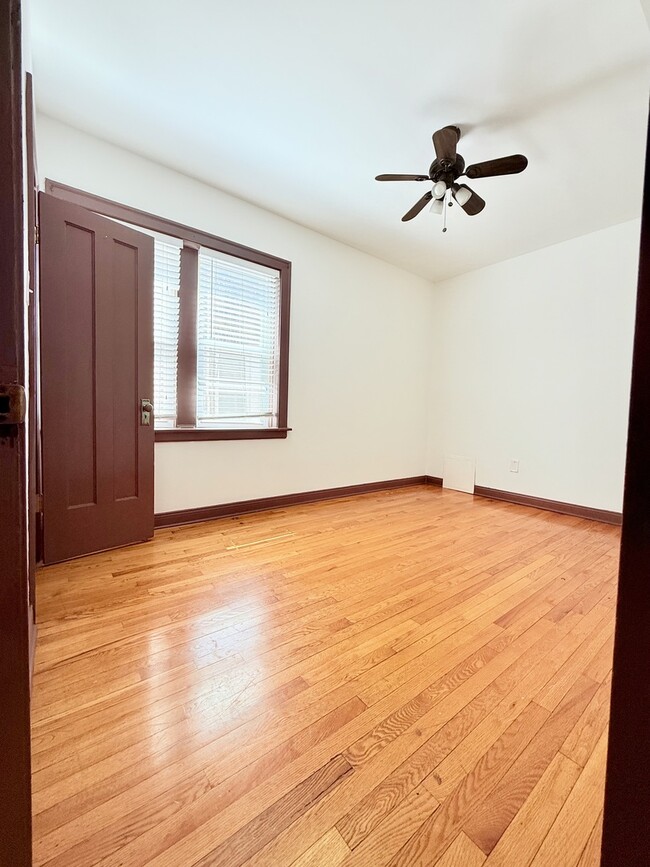 Foto del edificio - 7336 S Artesian Ave