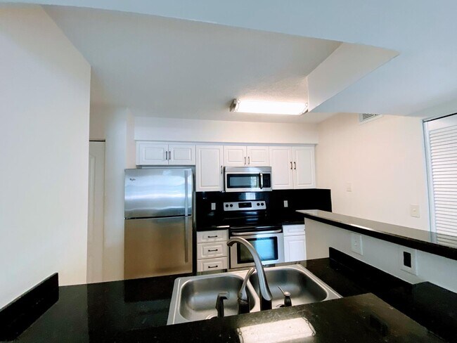 Foto del edificio - 530 S Park Rd