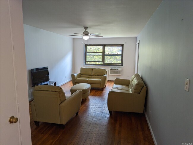 Foto del edificio - 94-31-94-59 59th Ave
