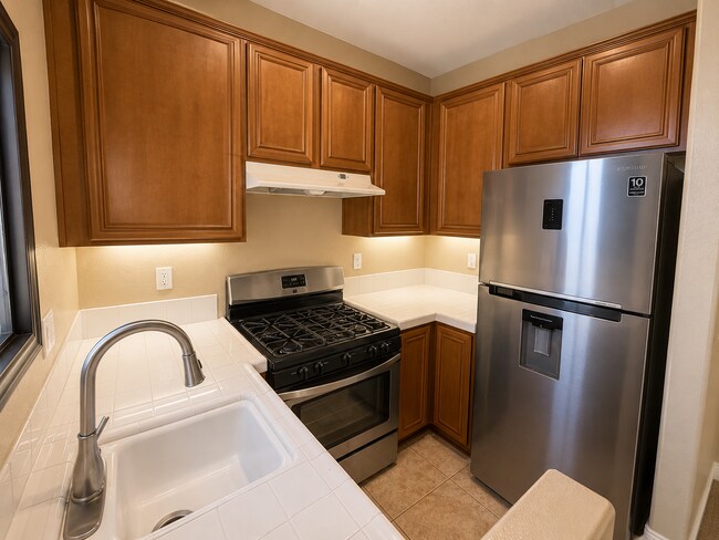 Foto del edificio - Private 1 Bed / 1 Bath Upstairs Retreat in Desirable Otay Ranch – Private Entry & Yard!