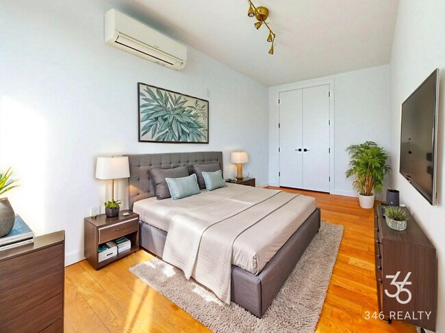 Building Photo - Myrtle Avenue