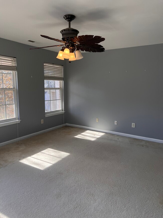 Foto del edificio - 4700 Porchaven Ln