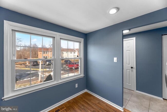 Building Photo - 5333 King Arthur Cir