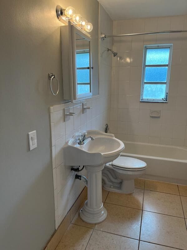 Building Photo - 8529 Sunset Dr