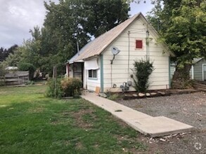 Building Photo - 813 Division