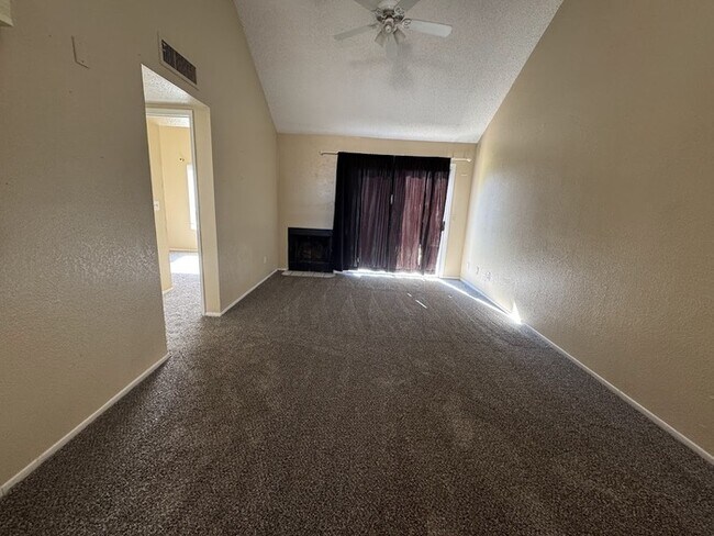 Foto del edificio - The Pines Townhome - Garage