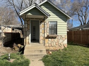 Building Photo - 1305 3rd St