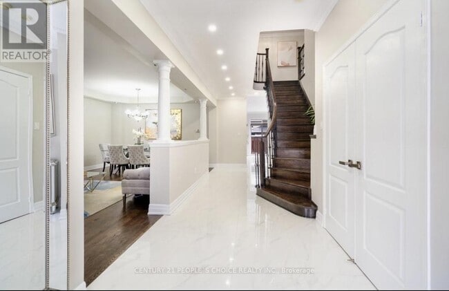 Photo du bâtiment - 63 Northface Crescent