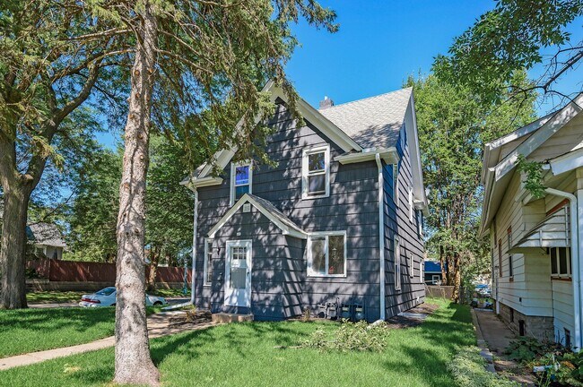 Building Photo - 1541 Carroll Ave