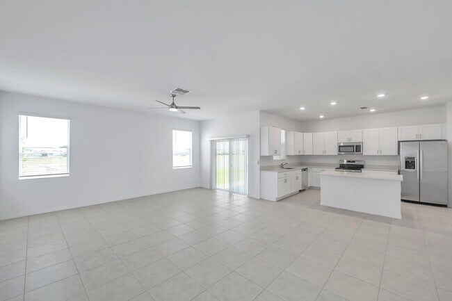 Building Photo - 9304 Bonita Mar Dr