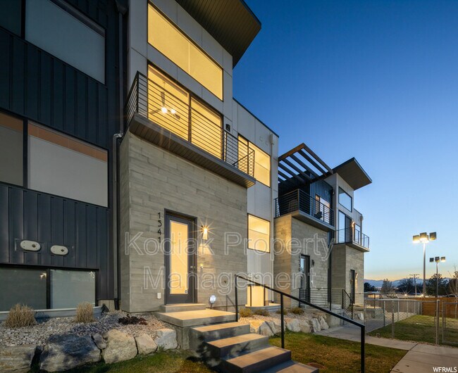 Photo - 1541 E Talo Ct Townhome