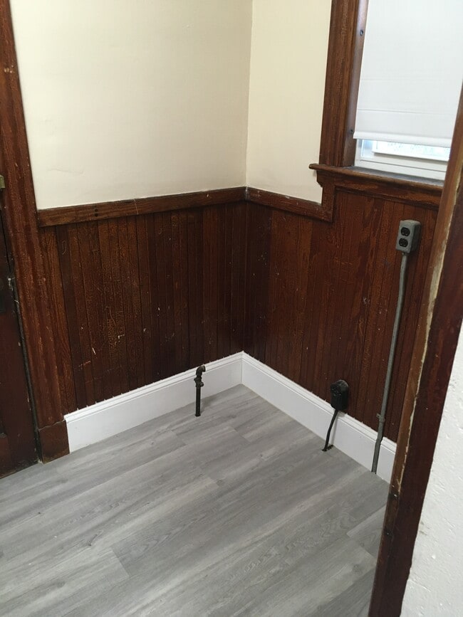 Building Photo - 30 Henry Ave