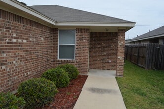 Building Photo - 940 Ramblewood St