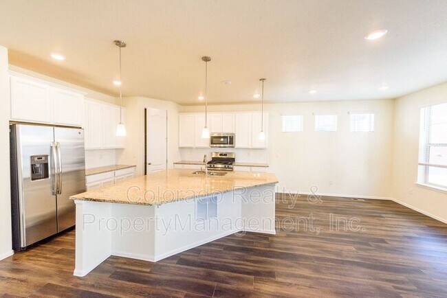 Foto del edificio - 9705 Bennett Peak St