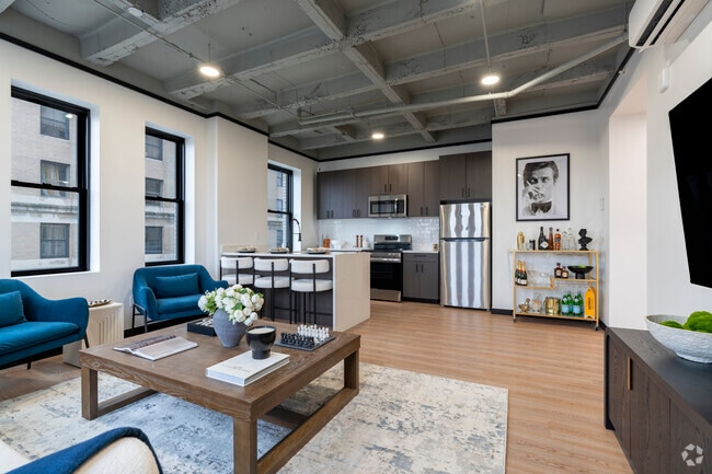 1BR, 1BA -750SF - Living/Dining Room - 28N