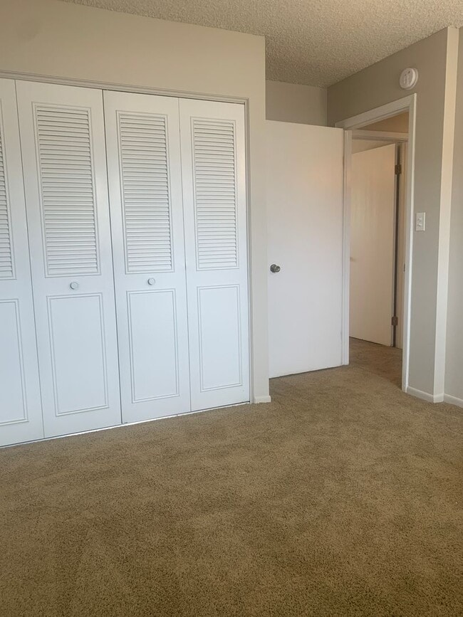 Building Photo - 3 BEDROOM, 2 BATHROOM SINGLE FAMILY HOME WITH 2 CAR ATTACHED GARAGE