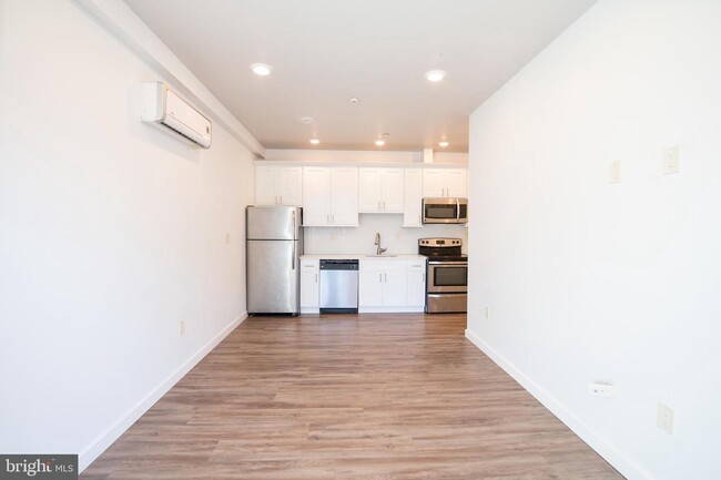 Foto del edificio - 1643 N Marshall St